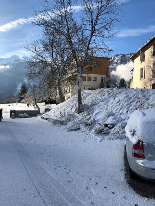 Appartement Rez De Jardin Montee De L'Alpe D'Huez La Garde  Eksteriør bilde